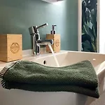 Apartamento Viel Platz, 2 Grosse Schlafzimmer, Kueche Mit Essplatz, Balkon, Nahe Centro & Arena *