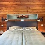 Viel Platz, 2 Grosse Schlafzimmer, Kueche Mit Essplatz, Balkon, Nahe Centro & Arena *