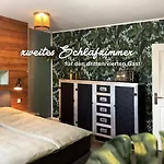 Viel Platz, 2 Grosse Schlafzimmer, Kueche Mit Essplatz, Balkon, Nahe Centro & Arena Apartmán Oberhausen (North Rhine-Westphalia)