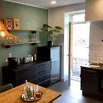 Viel Platz, 2 Grosse Schlafzimmer, Kueche Mit Essplatz, Balkon, Nahe Centro & Arena *