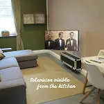 Viel Platz, 2 Grosse Schlafzimmer, Kueche Mit Essplatz, Balkon, Nahe Centro & Arena Oberhausen (North Rhine-Westphalia)