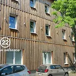 Viel Platz, 2 Grosse Schlafzimmer, Kueche Mit Essplatz, Balkon, Nahe Centro & Arena *