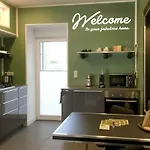 Viel Platz, 2 Grosse Schlafzimmer, Kueche Mit Essplatz, Balkon, Nahe Centro & Arena