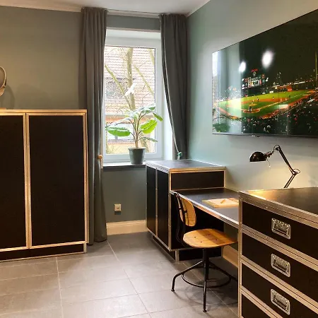 Apartmán Mit Balkon, Ruhig & Zentral, Nahe Centro & Arena