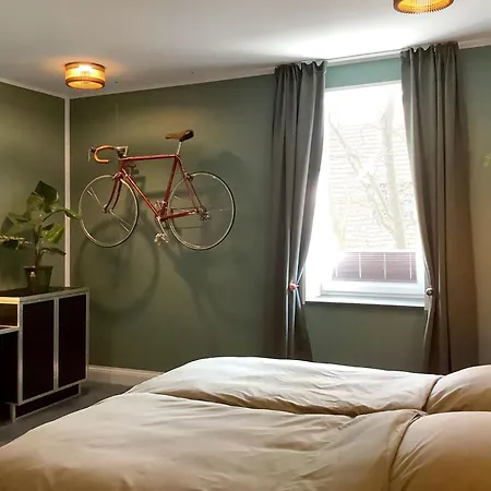 Viel Platz, 2 Grosse Schlafzimmer, Kueche Mit Essplatz, Balkon, Nahe Centro & Arena Apartmán Oberhausen (North Rhine-Westphalia)