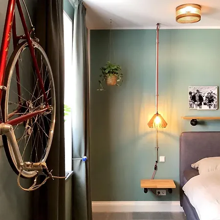 Daire Viel Platz, 2 Grosse Schlafzimmer, Kueche Mit Essplatz, Balkon, Nahe Centro & Arena Oberhausen (North Rhine-Westphalia)