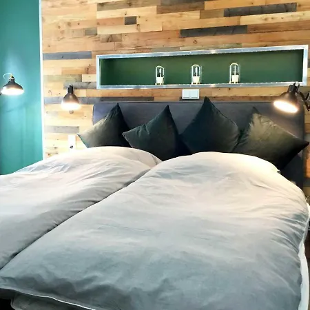 Viel Platz, 2 Grosse Schlafzimmer, Kueche Mit Essplatz, Balkon, Nahe Centro & Arena Daire Oberhausen (North Rhine-Westphalia)