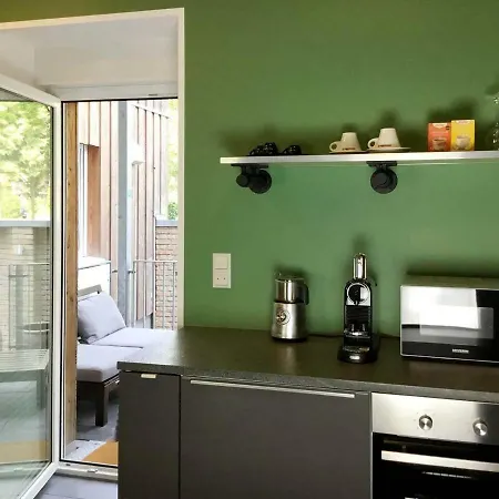 Viel Platz, 2 Grosse Schlafzimmer, Kueche Mit Essplatz, Balkon, Nahe Centro & Arena *